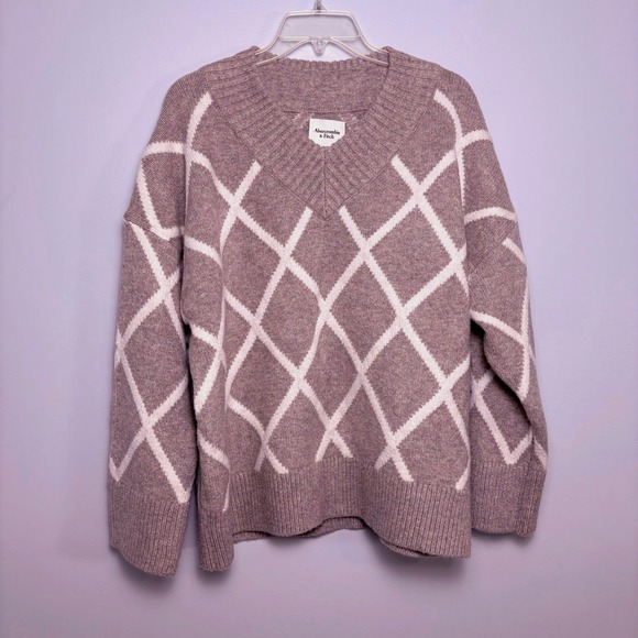 Abercrombie & Fitch Sweaters - Abercrombie & Fitch Argyle V Neck Sweater‎ Taupe White Women's XL Preppy Cozy
